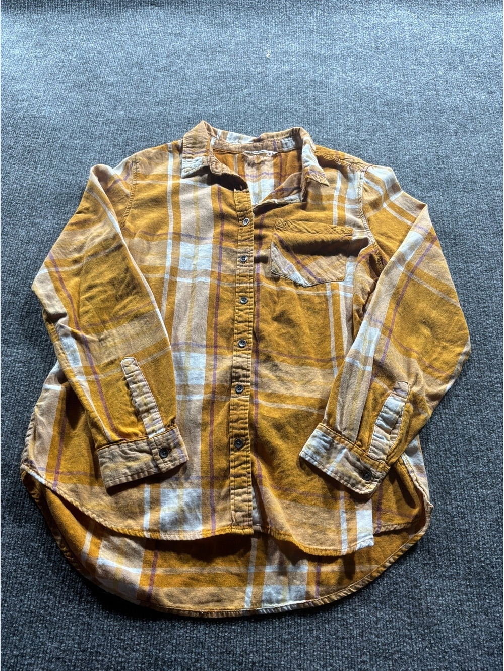 Vanillastar Women's Medium Plaid Button-Up Shirt in Mustard Yellow